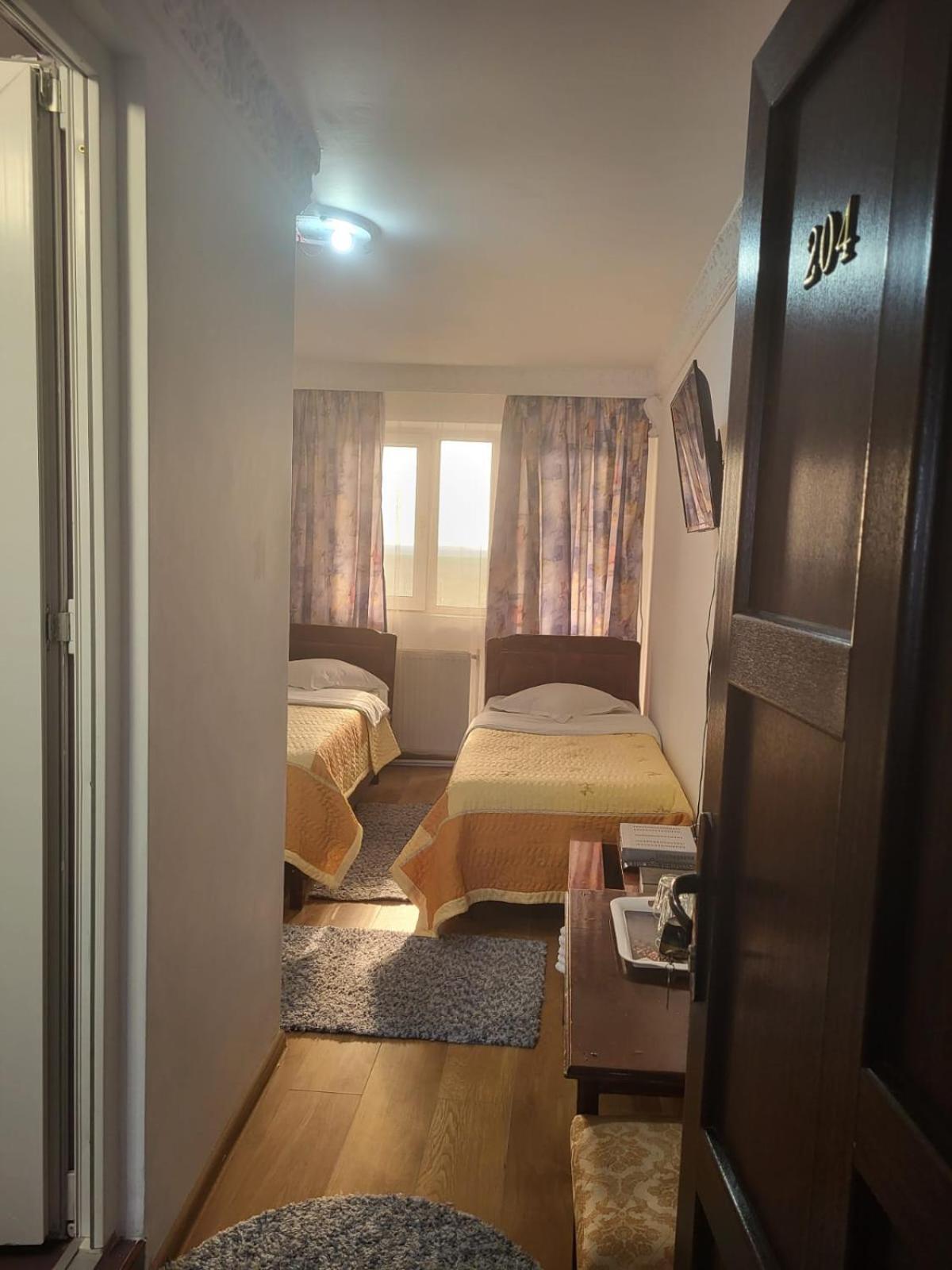 Motel Orion Obrejita Екстер'єр фото
