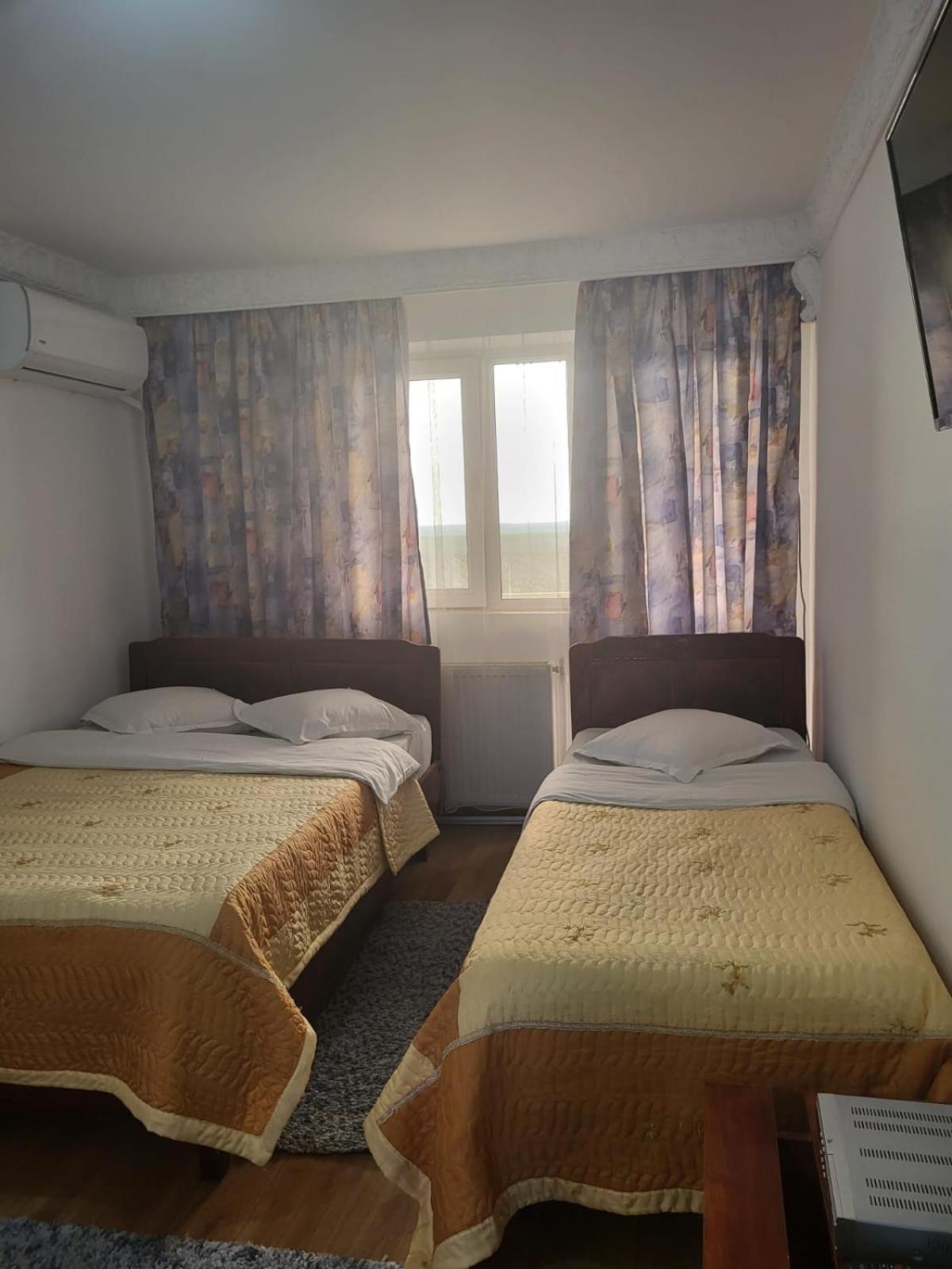 Motel Orion Obrejita Екстер'єр фото